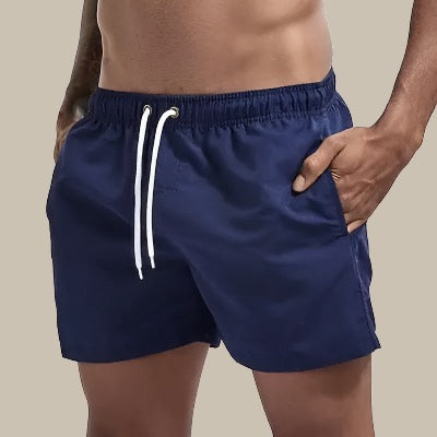 Maillot de bain homme ultra confortable, séchage rapide, parfait pour les longues journées d'été.