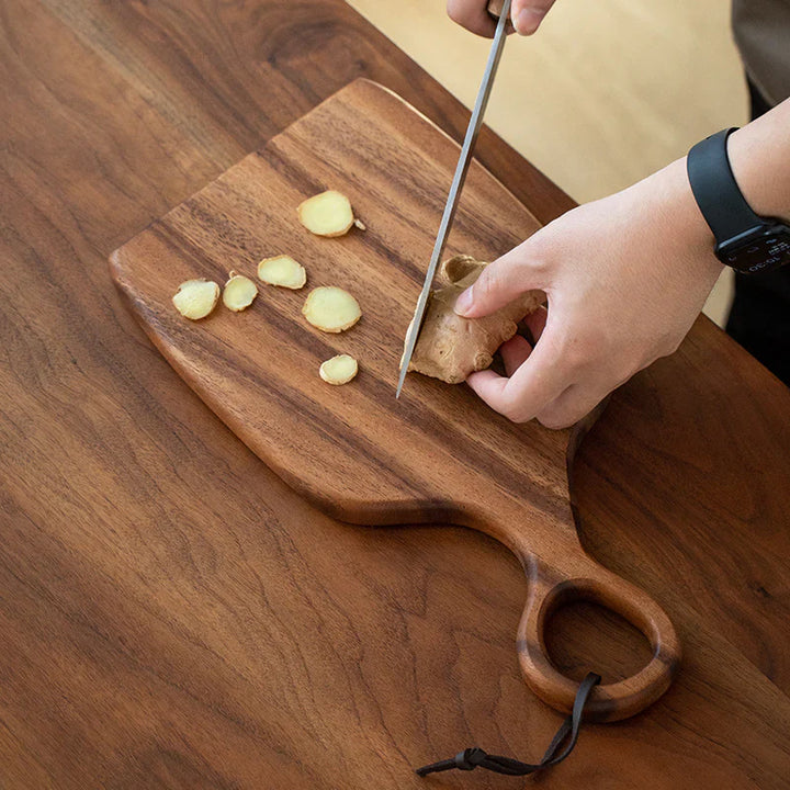 Ustensiles de cuisine : 2 planches à découper en bois de noyer massif, résistantes pour toute préparation.