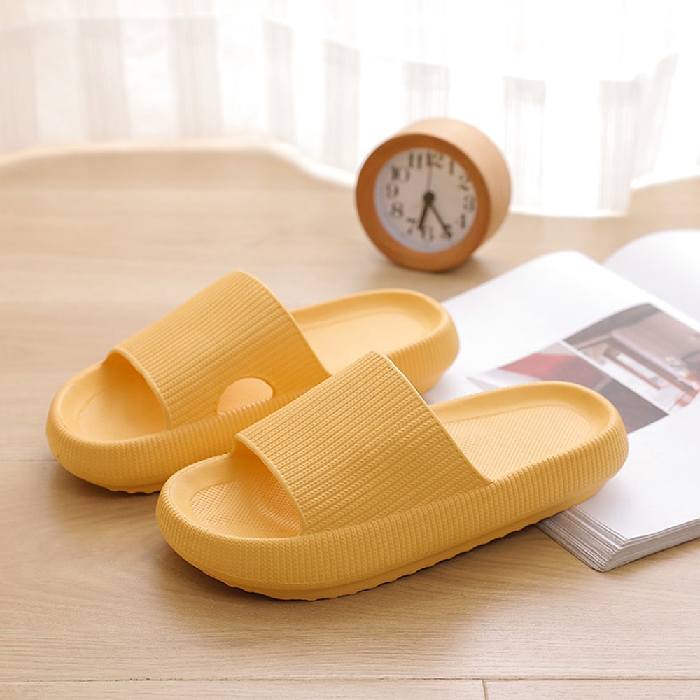 Sandales d'intérieur pour femmes, ultra confortables avec semelle amortissante et antidérapante.