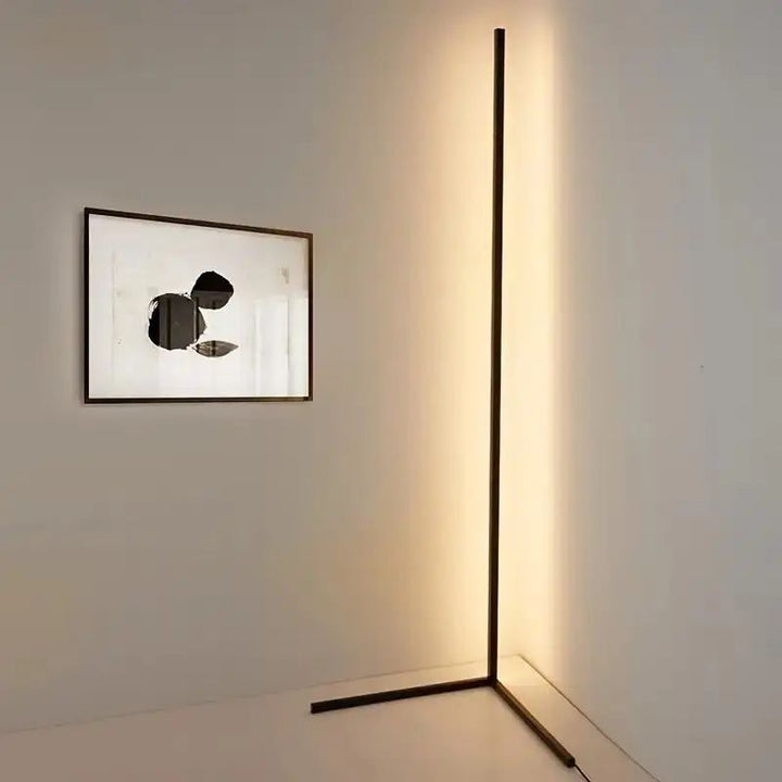 Lampe de sol d'angle LED RGB connectée, 148cm, pour éclairage d'ambiance moderne salon/chambre, couleurs dimmables.