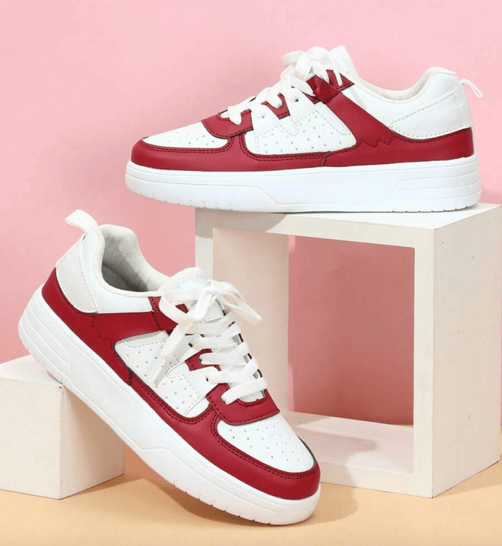 Sneakers élégantes pour femmes, à lacets, alliant mode décontractée, bien-être et polyvalence.