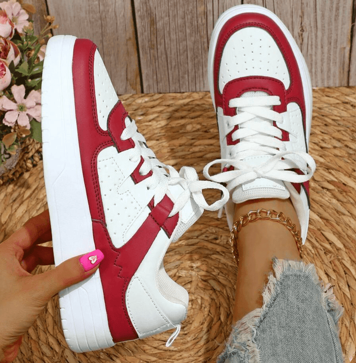 Semelle de sneakers femme à lacets, conçue pour un confort supérieur, une bonne adhérence et la mode.
