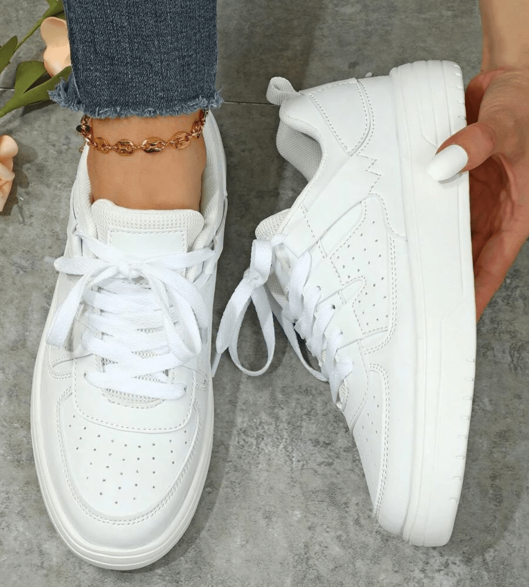 Sneakers mode femme à lacets, idéales pour un style décontracté et tendance, assurant bien-être toute la journée.