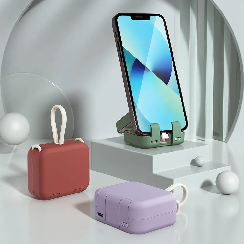 Batterie externe USB-C portable 4000 mAh pour recharge rapide smartphone et tablette en voyage.