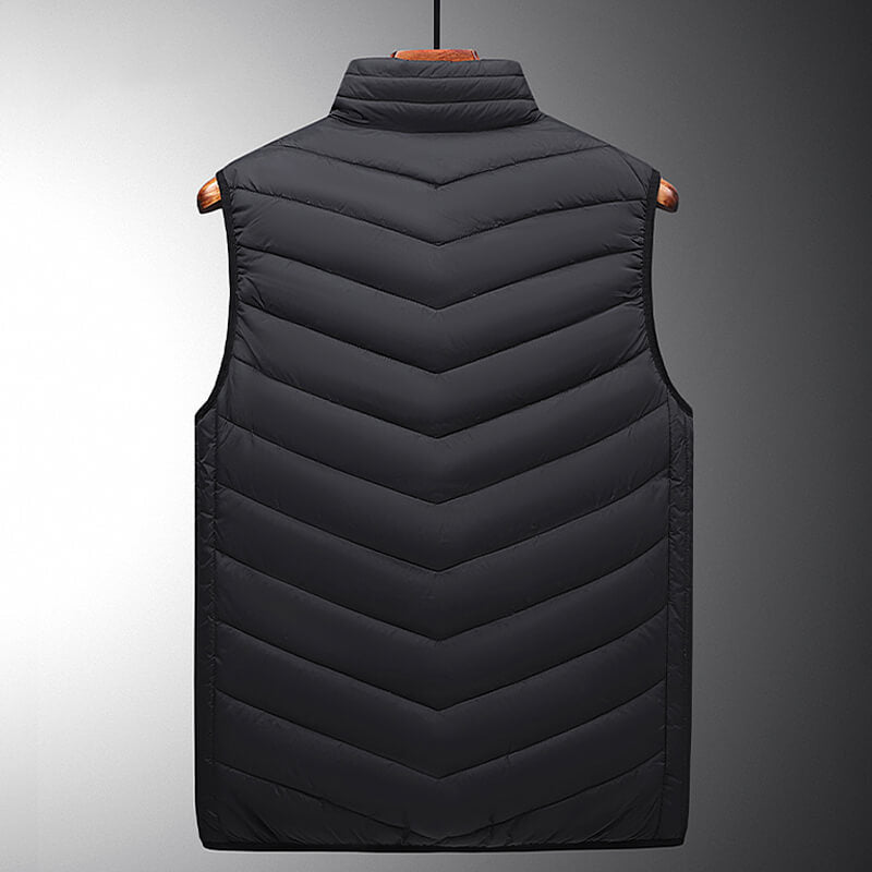 Gilet chauffant élégant pour homme avec zones de chaleur en graphène, assurant confort et style en hiver.
