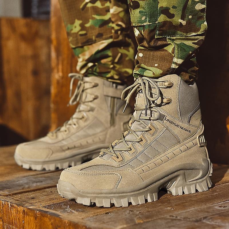 Bottes militaires imperméables homme, idéales pour randonnée, travail extérieur. Confort et résistance.