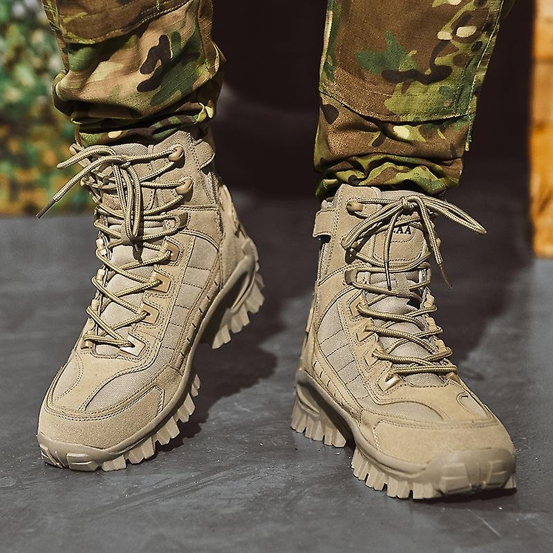 Chaussures tactiques homme résistantes, protection optimale pour activités extérieures et automne.