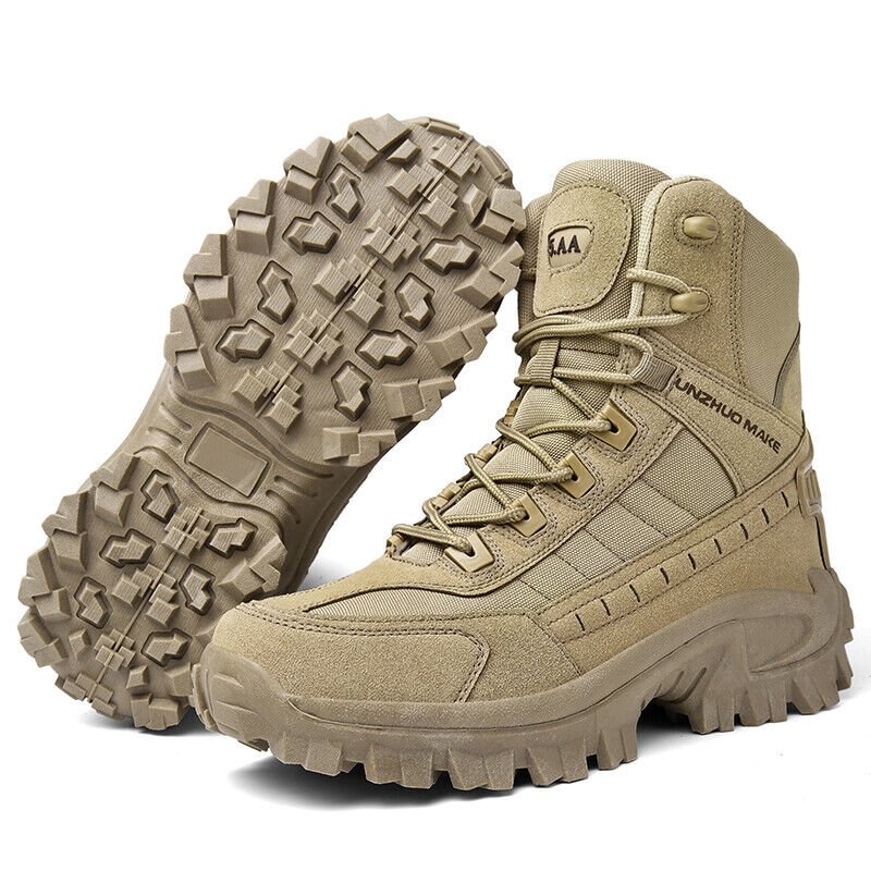 Bottes militaires noires homme, style tactique, durables et résistantes pour travail et aventure.