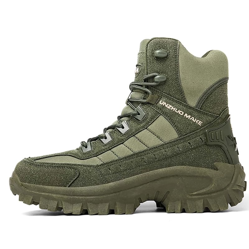 Bottes militaires homme, imperméables, antidérapantes et durables, conçues pour un confort extrême.
