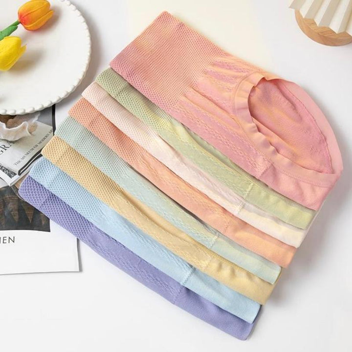 Sous-vêtement gainant invisible CurveComfort, pour une silhouette lisse et un ventre plat sans démarcation.