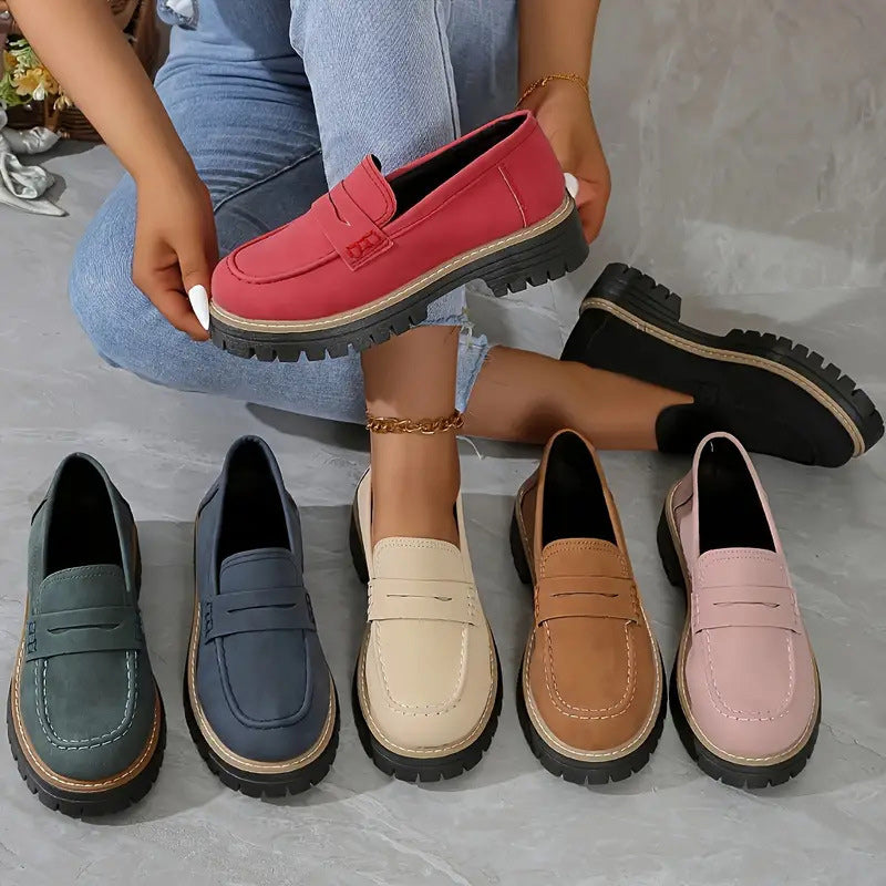 Chaussures plates femme marron en cuir souple, mocassins sans lacets idéals printemps été, confort quotidien.
