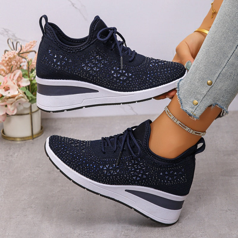 Baskets femme avec de jolis strass, orthopédiques, un parfait équilibre entre style et confort durable.