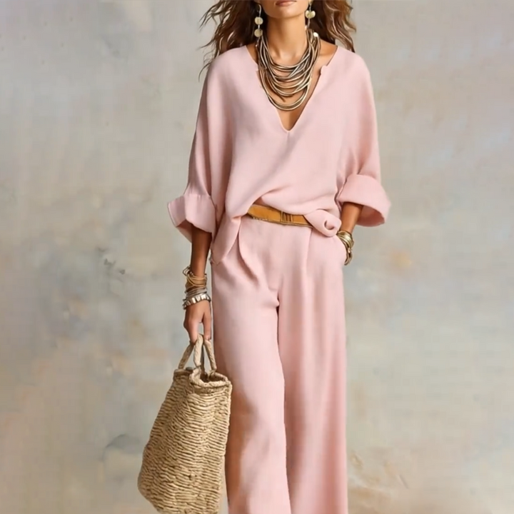 Élégant ensemble rose, pantalon large fluide effet lin pour femme, tenue deux pièces chic et légère d'été.