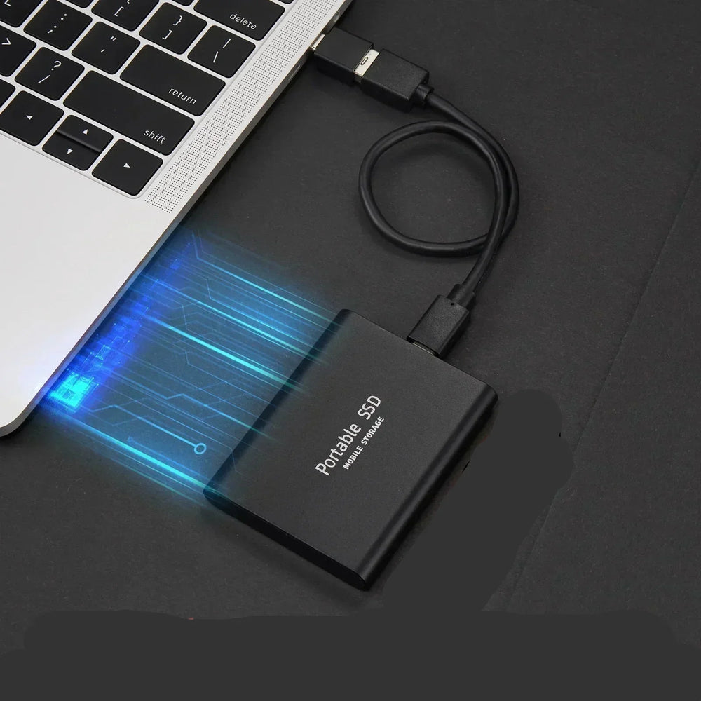 SSD externe compact 128 To en alliage d'aluminium. Stockage portable rapide pour vos données importantes.