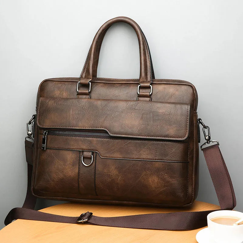 Sac bandoulière homme marron, idéal pour transporter vos essentiels, style urbain élégant et pratique.