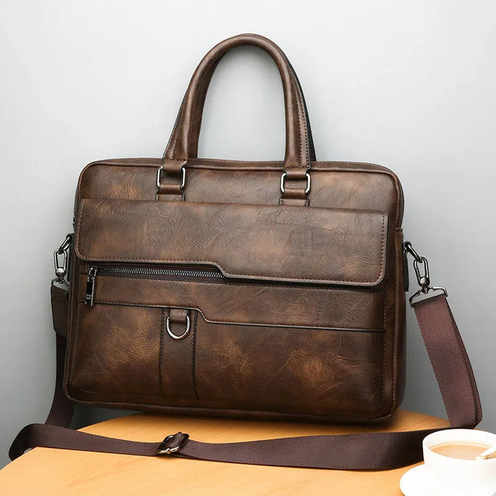 Sac bandoulière homme marron, idéal pour transporter vos essentiels, style urbain élégant et pratique.