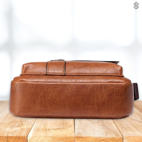 Sac à bandoulière en cuir PU marron, polyvalent et durable pour un usage quotidien.