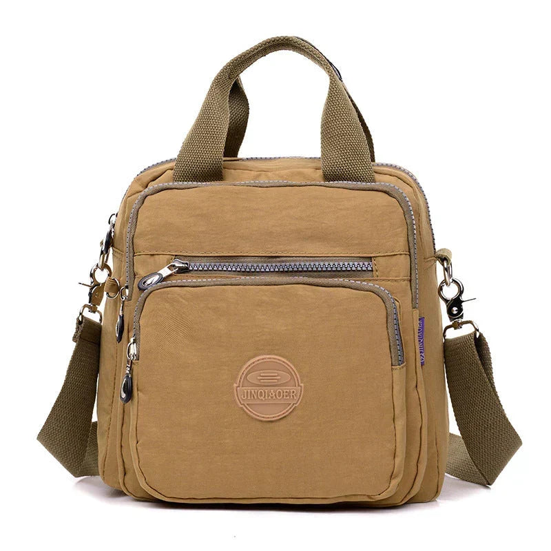 Grand sac à dos femme étanche et organisé, idéal pour transporter tous vos essentiels de voyage.