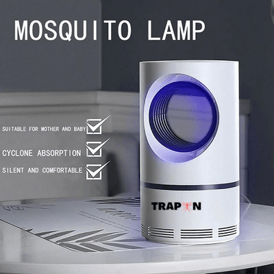 Tueur de moustiques UV efficace sur une terrasse de jardin, assurant des soirées sans insectes pour toute la famille.