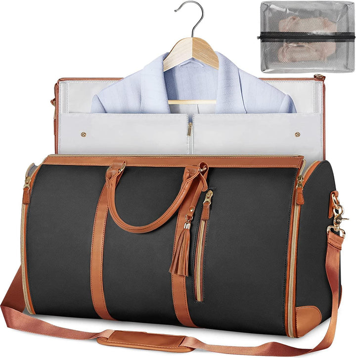 Sac de voyage ouvert montrant vêtements organisés, protection anti-plis efficace pour un rangement élégant.