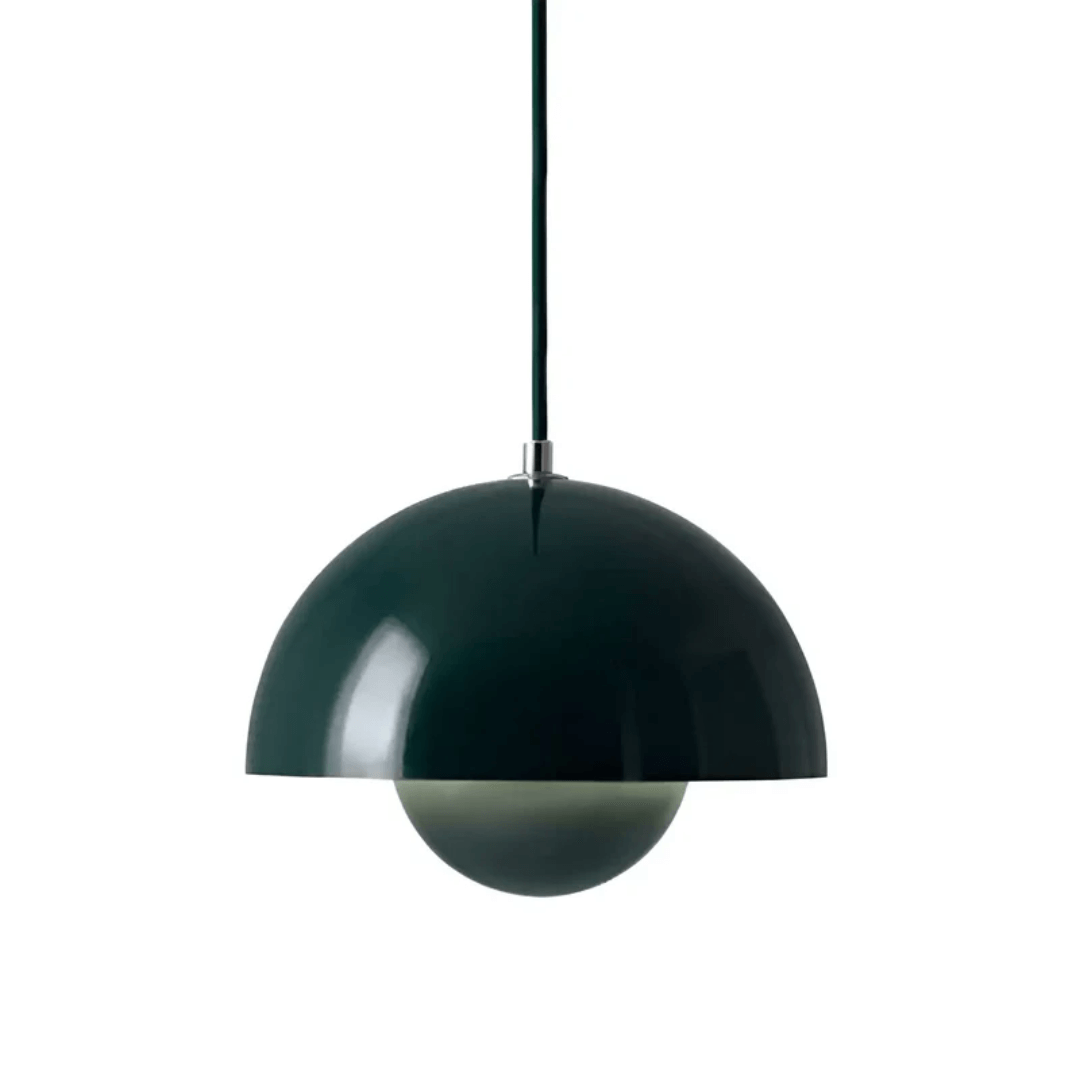 Élégante suspension LED scandinave pour intérieur. Son design unique de pot de fleurs modernise la décoration.