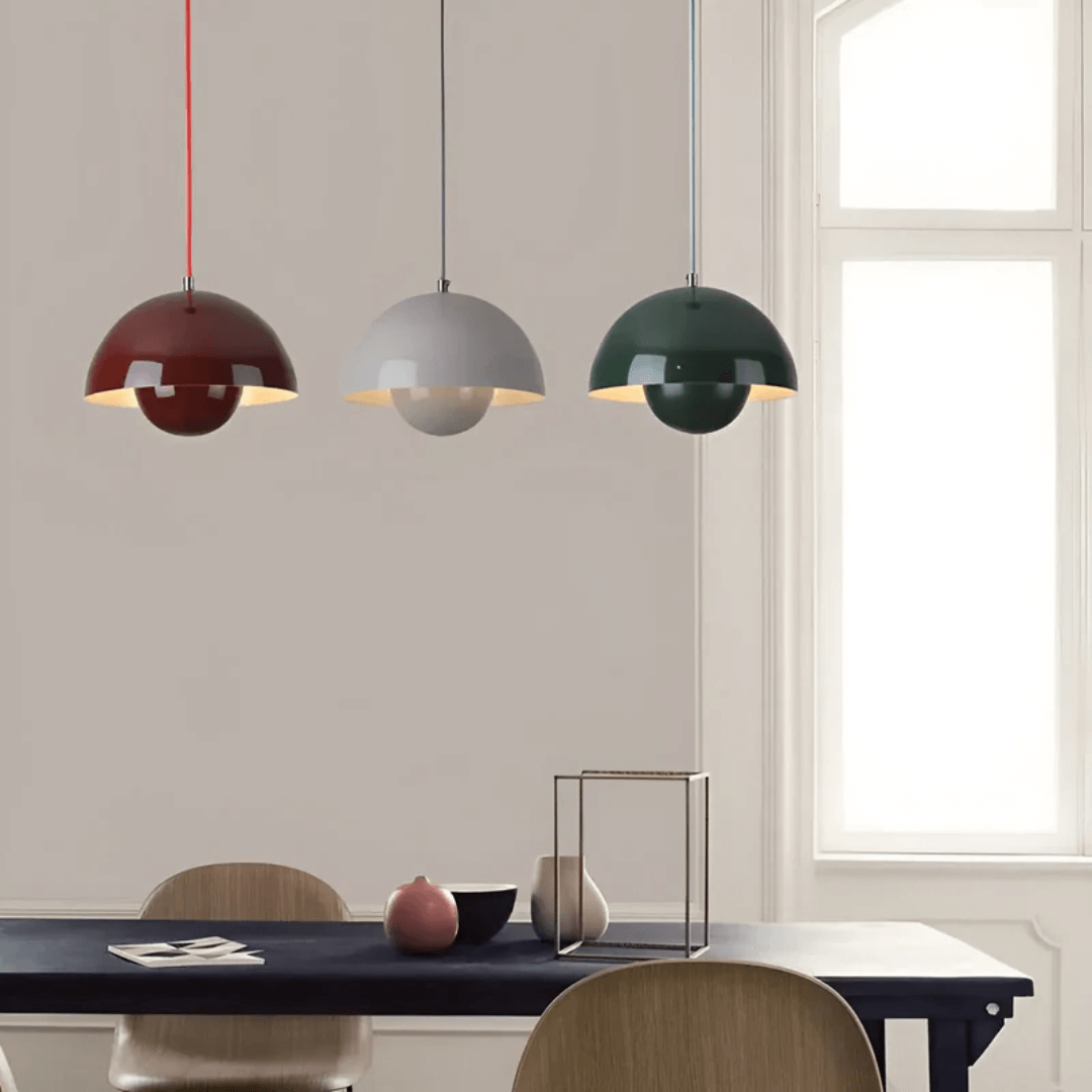 Belle suspension LED d'intérieur scandinave, pour une décoration moderne et un éclairage doux. Pot de fleurs intégré.