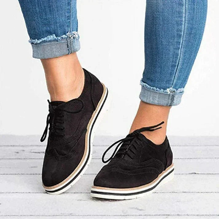 Baskets Jenni femmes, style moderne et polyvalent pour tenue décontractée et quotidienne. Chaussures confortables et tendance.