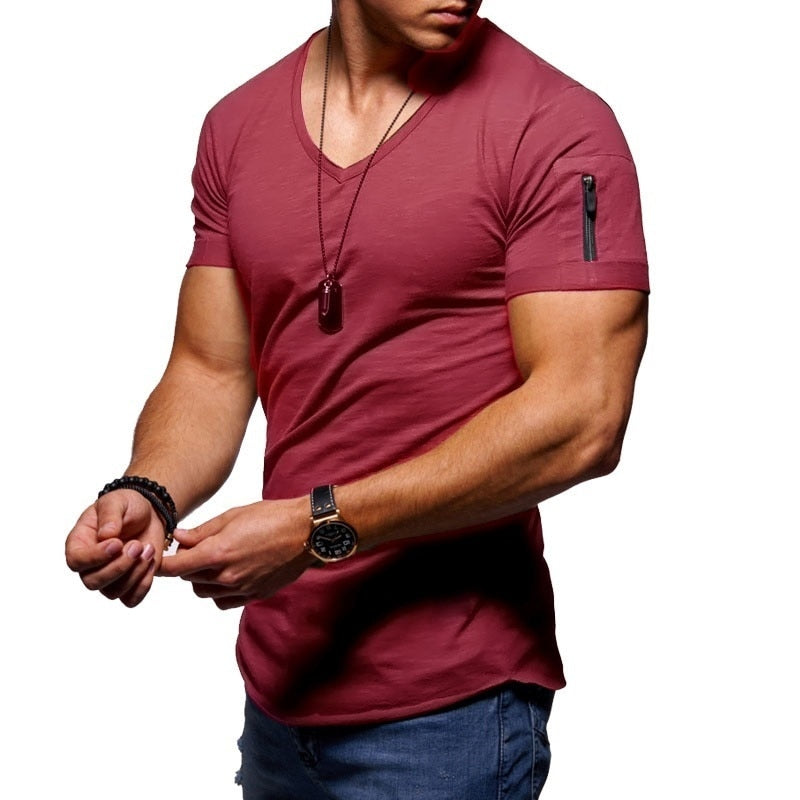 T-shirt homme col V polyvalent, style athlétique streetwear. Idéal sport, fitness ou look décontracté mode.