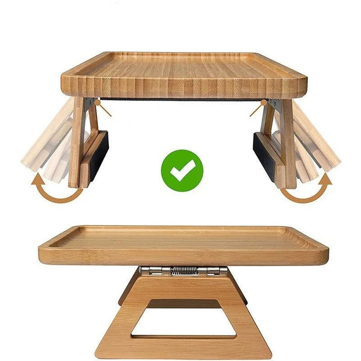 Tablette d'accoudoir de canapé pliable en bambou naturel pour salon, support pratique et décoration.