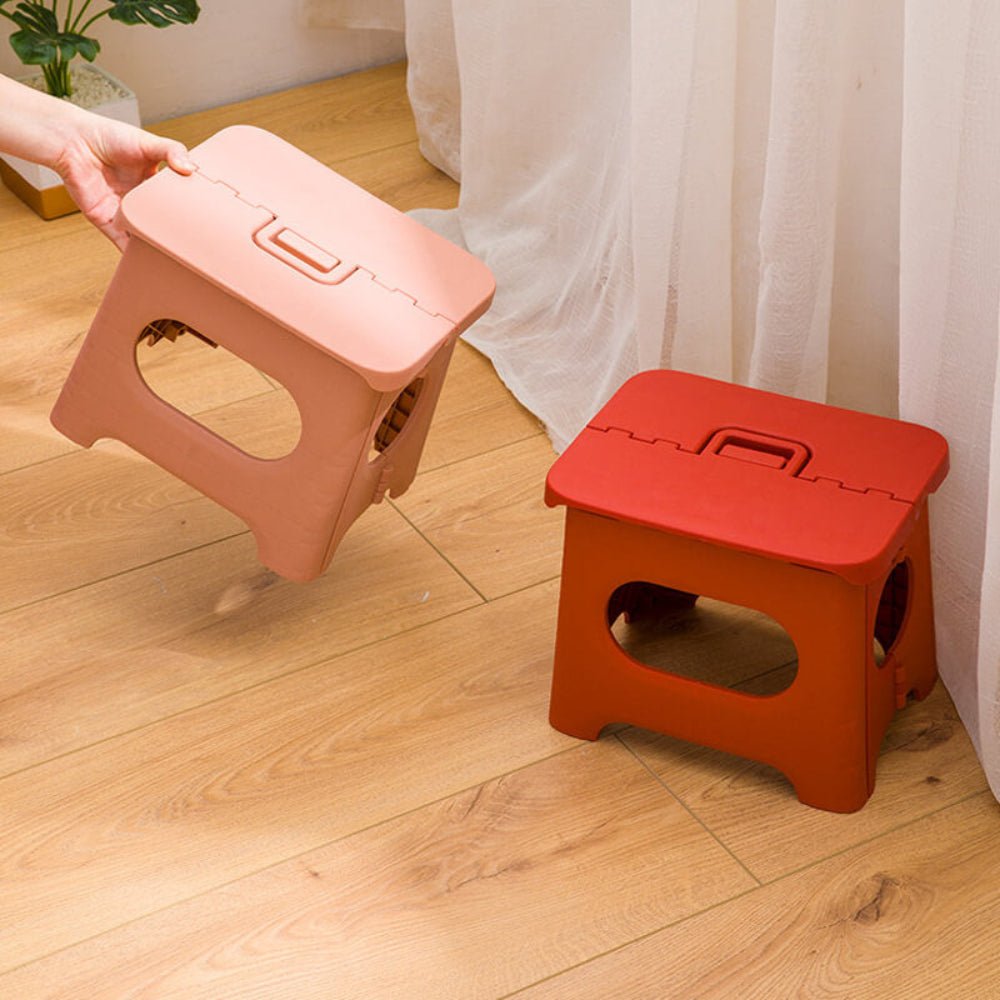 Tabouret marchepied pliant avec surface antidérapante pour une sécurité maximale en hauteur, rangement facile.