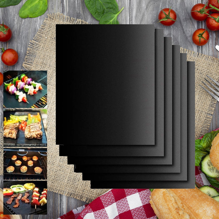 Lot de 5 tapis de cuisson antiadhésifs pour barbecue et four. Idéal grillades et pâtisserie, réutilisable.