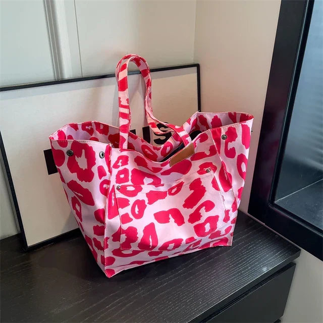 Sac de plage ou de ville, fourre-tout panthère audacieux et grand, parfait pour femme.