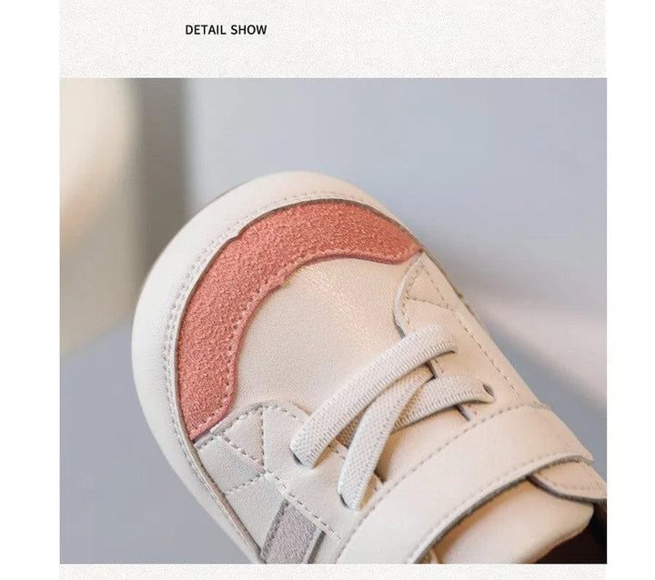 Chaussures bébé garçon respirantes, légères et souples pour le développement des pieds.