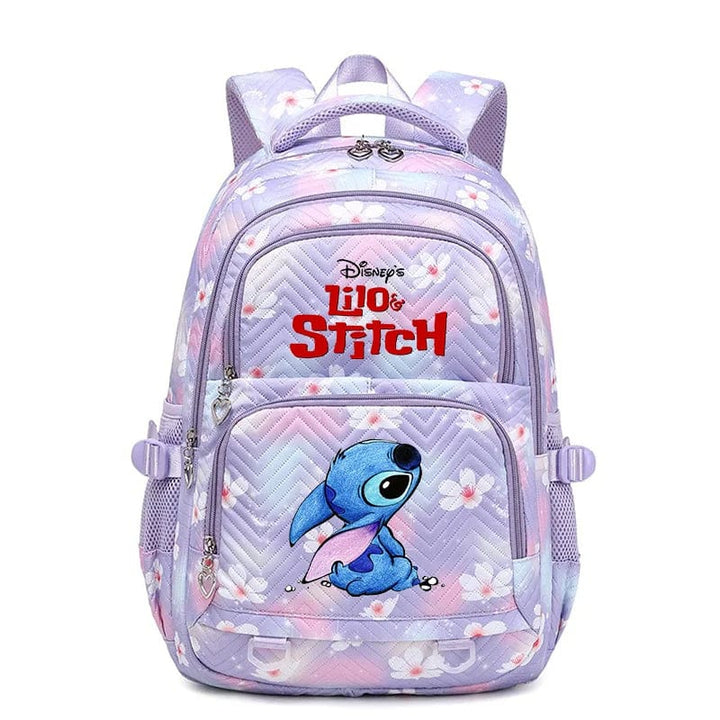 Façade du cartable Stitch, motif Lilo & Stitch détaillé, prêt pour la rentrée scolaire.