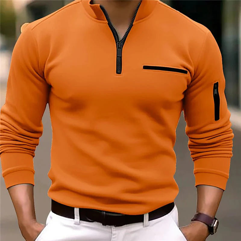 Détail du zip quart sur pull élégant pour hommes Lorenzo. Un cadeau homme idéal pour un style moderne et soigné.