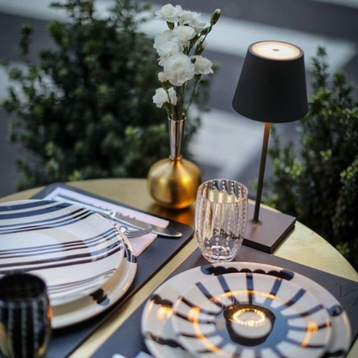 Lampe d'ambiance LED sans fil, portable, pour table, avec variateur, parfaite pour un éclairage doux et moderne.