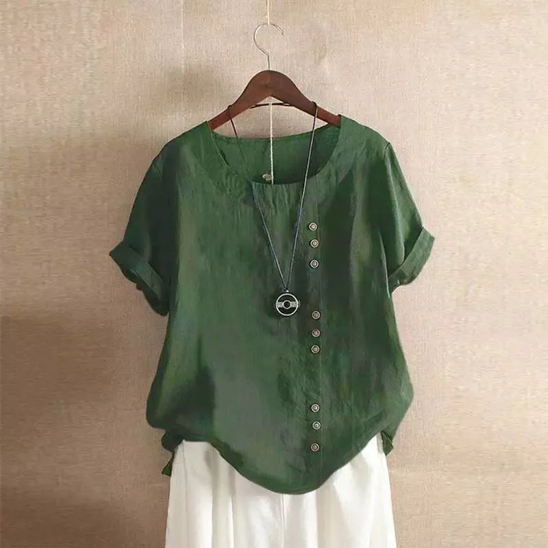 Top femme élégant à manches courtes, coupe décontractée avec patte de boutonnage. Confortable et tendance.