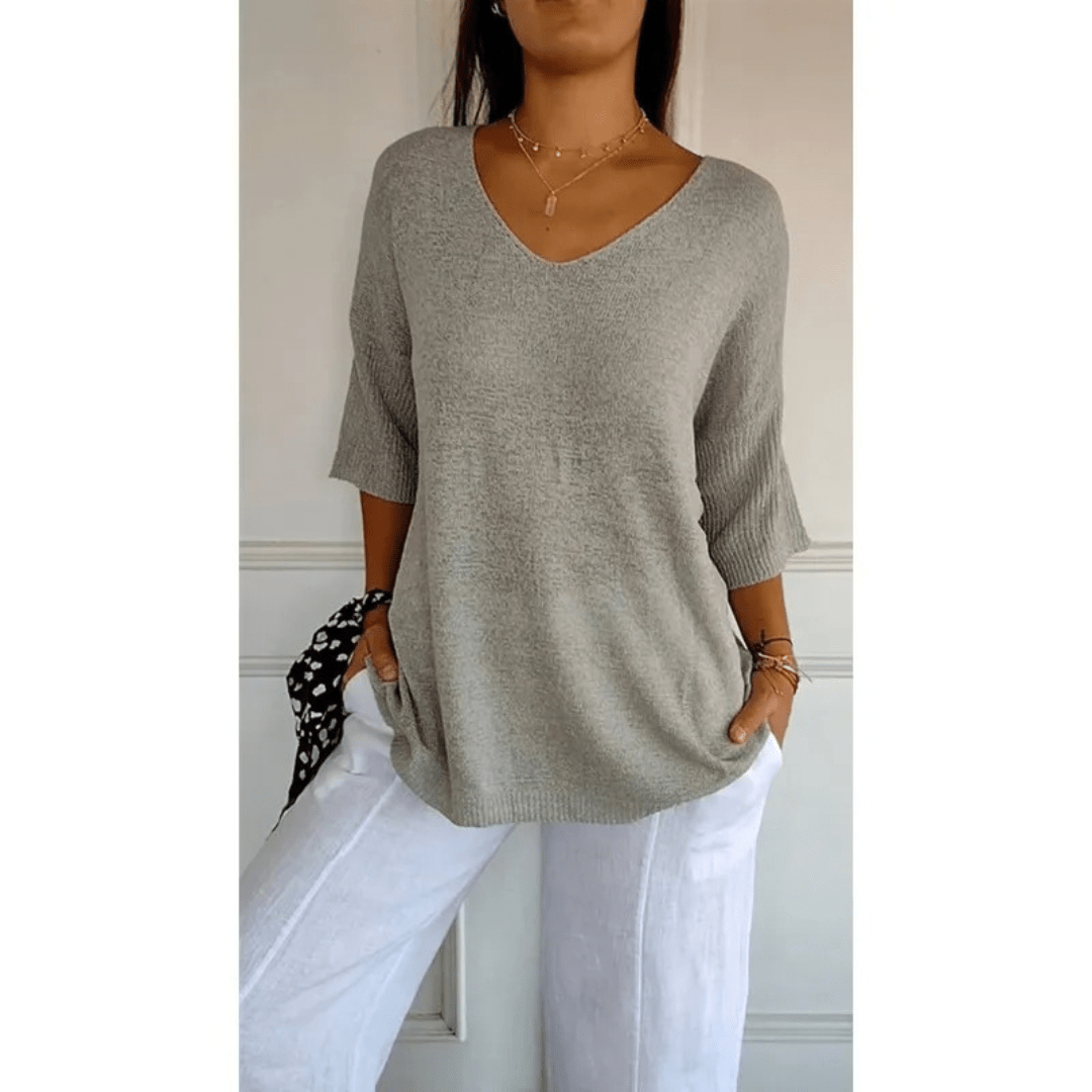 T-shirt femme à col V et manches 3/4. Un basique polyvalent pour une mode quotidienne décontractée.