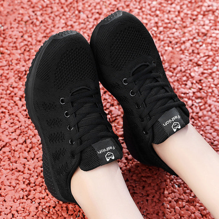 Chaussures femme légères pour la marche, avec un design ergonomique innovant.