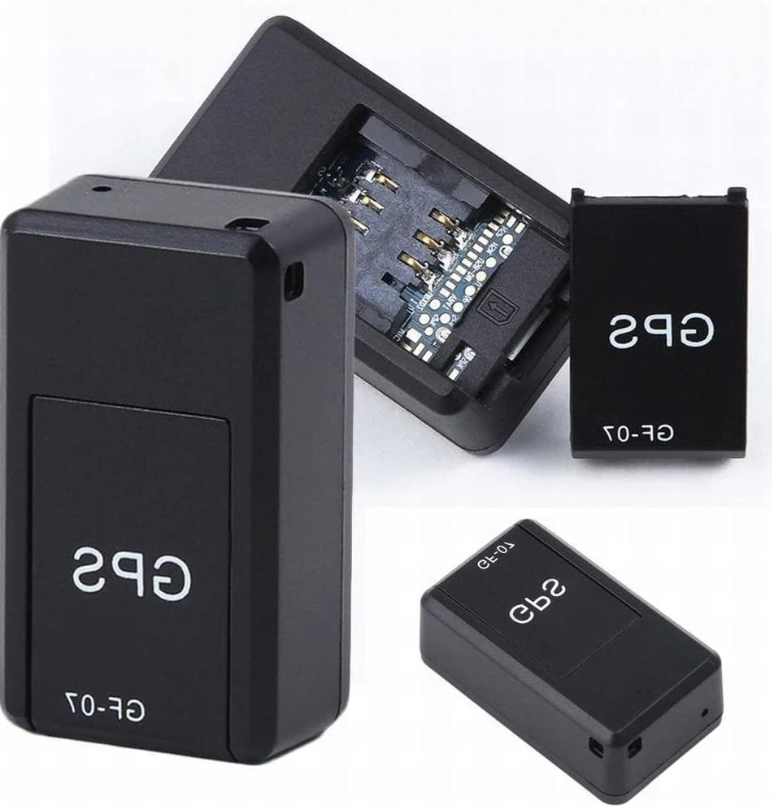 Mini traceur GPS magnétique discret pour voiture. Installation facile, localisation précise du véhicule.
