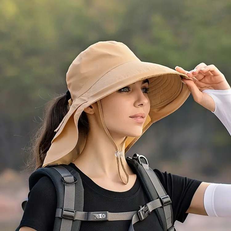 Chapeau femme élégant anti-UV léger. Protection solaire optimale pour l'été et les activités de plein air.