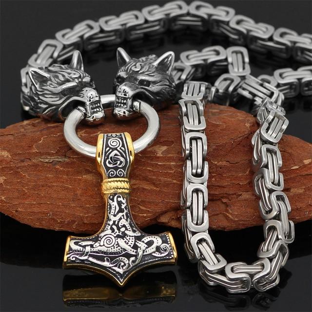 Collier loup viking, amulette guerrier pour homme. Design nordique, force et protection.