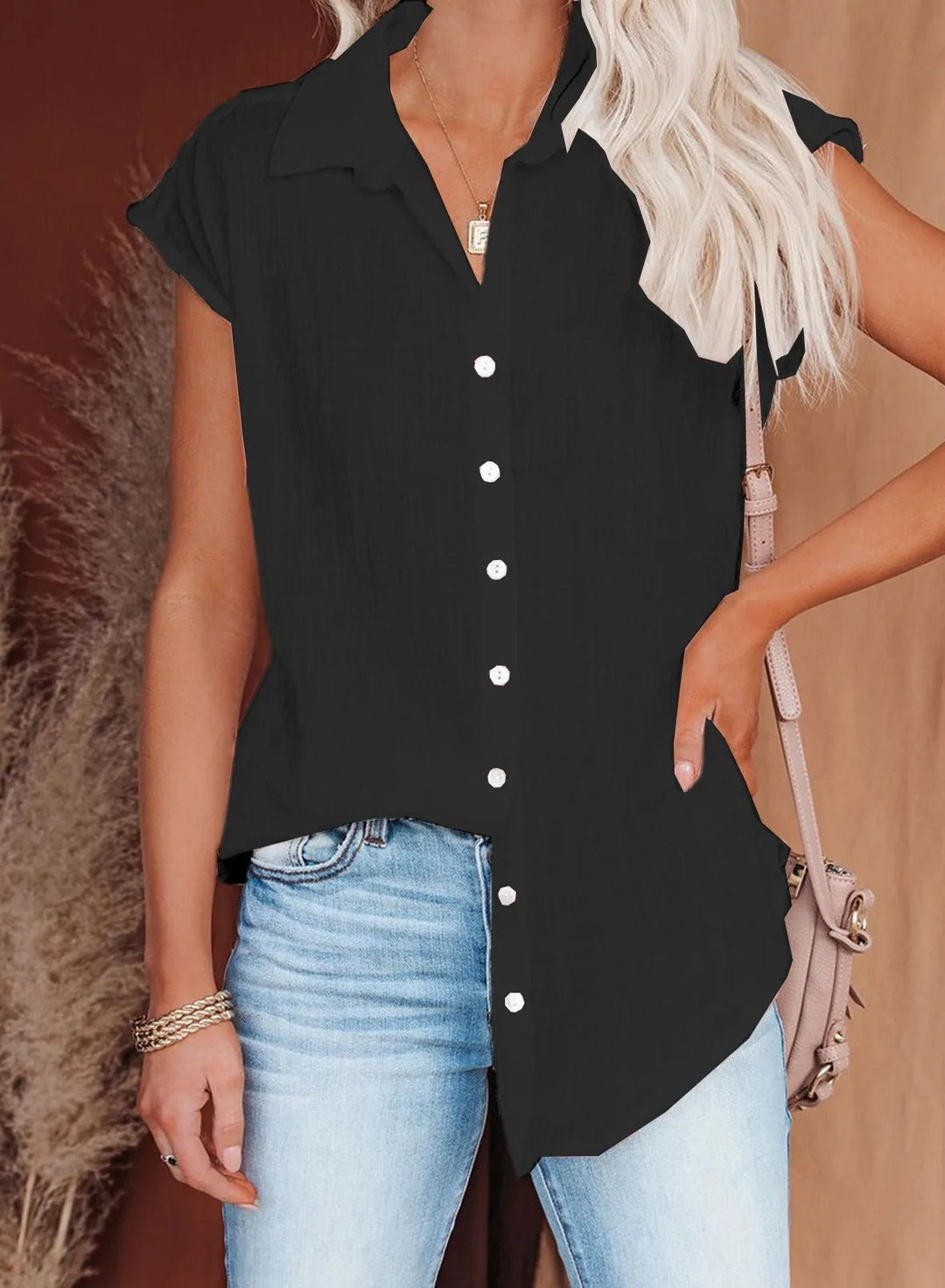 Blouse fluide et légère pour femme, style décontracté estival, confort absolu et chic.