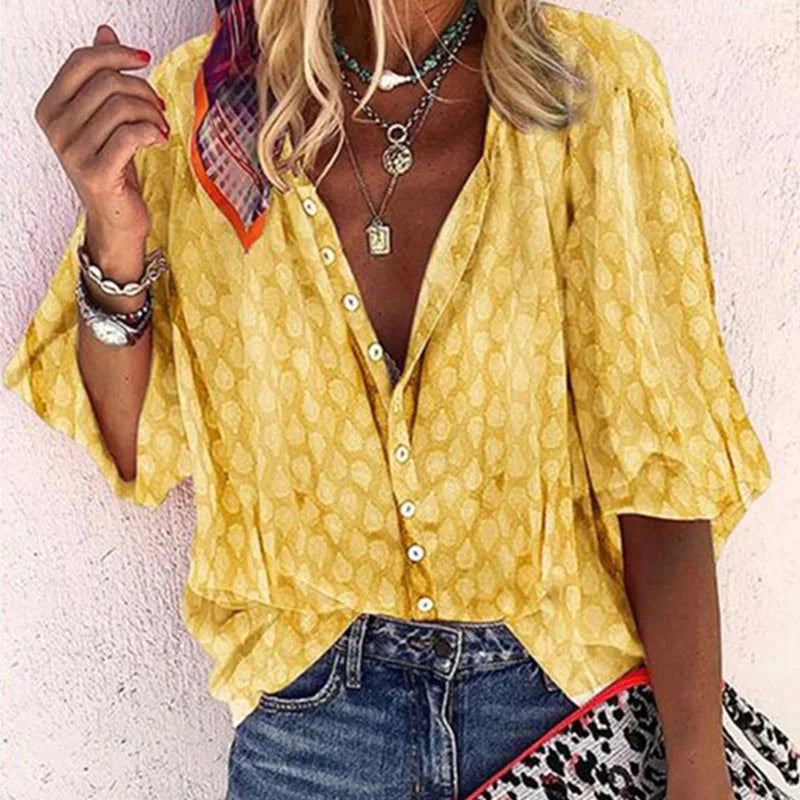 Haut femme élégant et confortable pour l'été, chemise légère, vêtement respirant, style intemporel.
