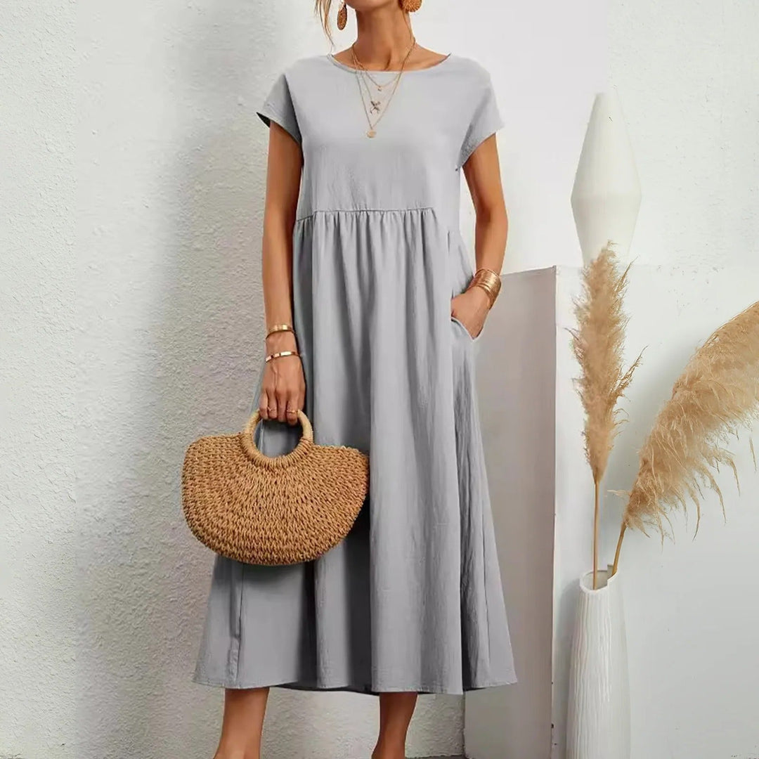 Robe d'été Catherine élégante et confortable pour femmes, idéale pour le quotidien ou vacances.