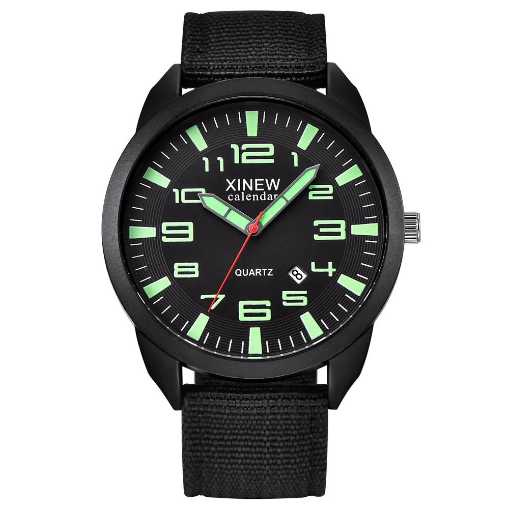 Montre analogique à quartz homme NightGlow, cadran élégant, bracelet résistant. Accessoire mode masculine.
