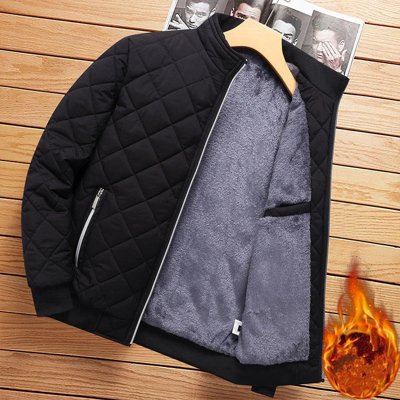 Bomber d'hiver chaud pour homme, parfait pour affronter le froid avec mode et confort urbain.