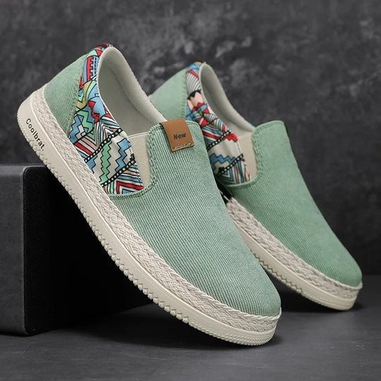 Élégantes chaussures plates homme, parfaites pour un look casual chic d'été. Confort et style assurés.