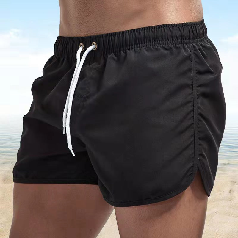Short de bain homme uni Caspian, léger et élégant, idéal plage et piscine. Séchage rapide pour l'été.