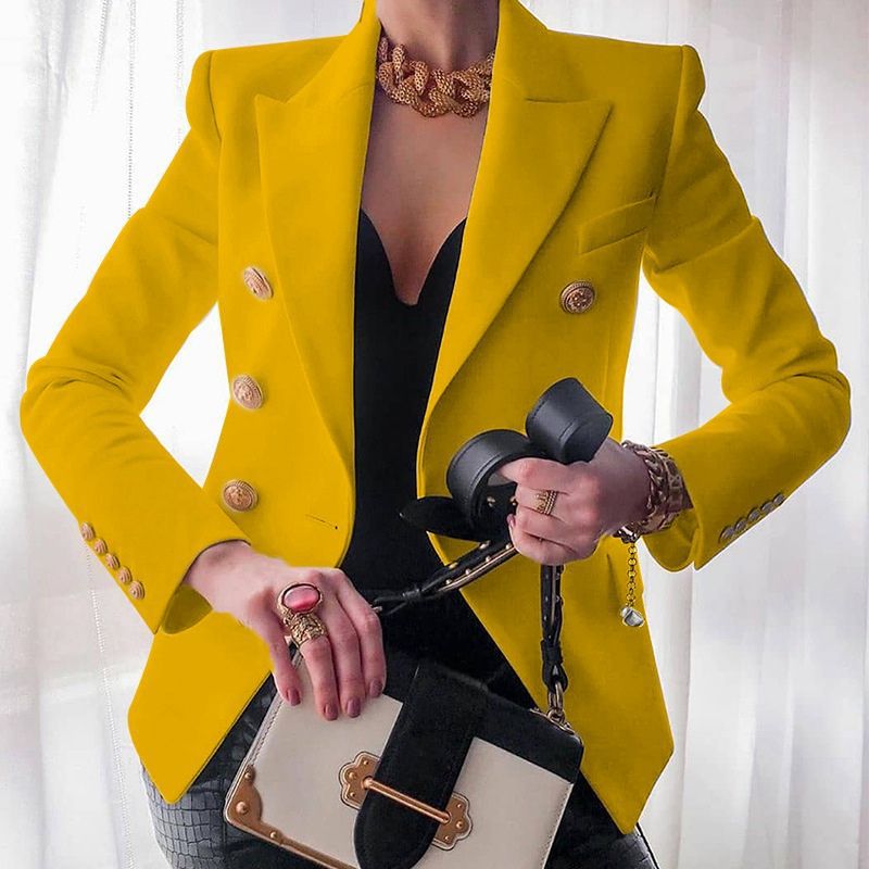 Blazer femme sophistiqué, idéal pour un look professionnel ou une sortie chic. Mode femme.